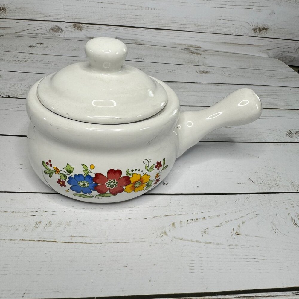 White Provincial Stoneware Soup Bowl W Lid Home Concepts Floral Country Farmcore